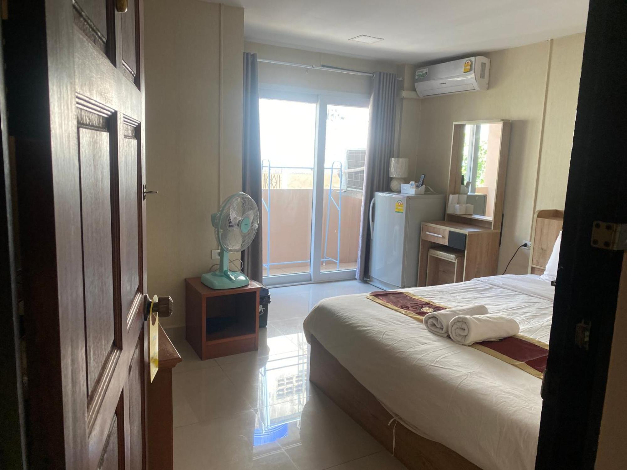 Hug Me Guesthouse 파타야 외부 사진